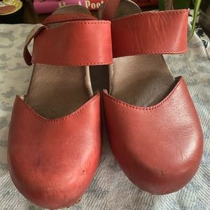 DANSKO Women’s Red Heeled Clogs, Size 7